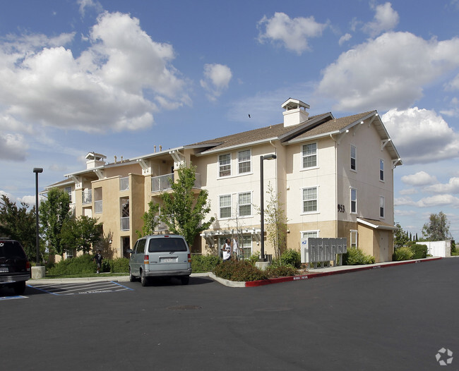 Building Photo - North Avenue Apartments