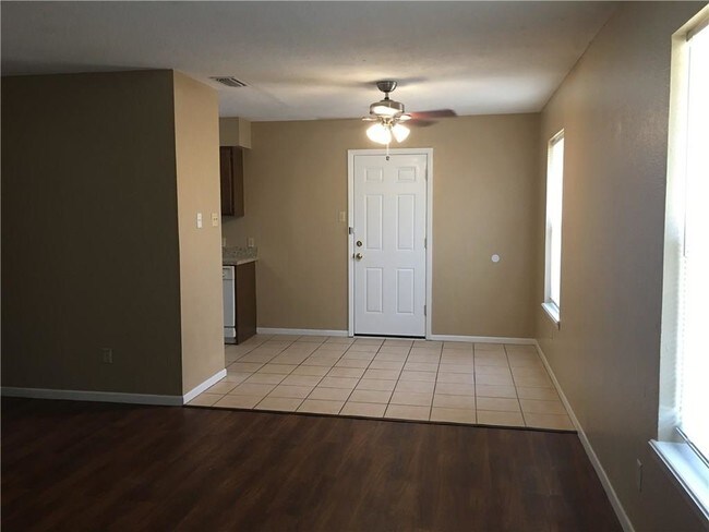 Foto del edificio - 4811 S 6th St