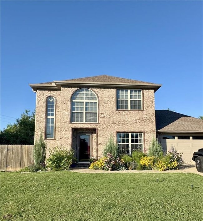 Building Photo - 1905 W Countryside Ln