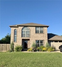 Building Photo - 1905 W Countryside Ln