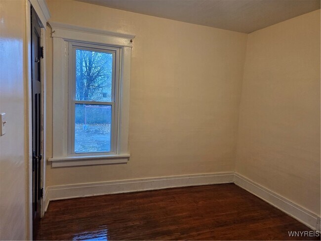 Foto del edificio - 168 Rodney Ave