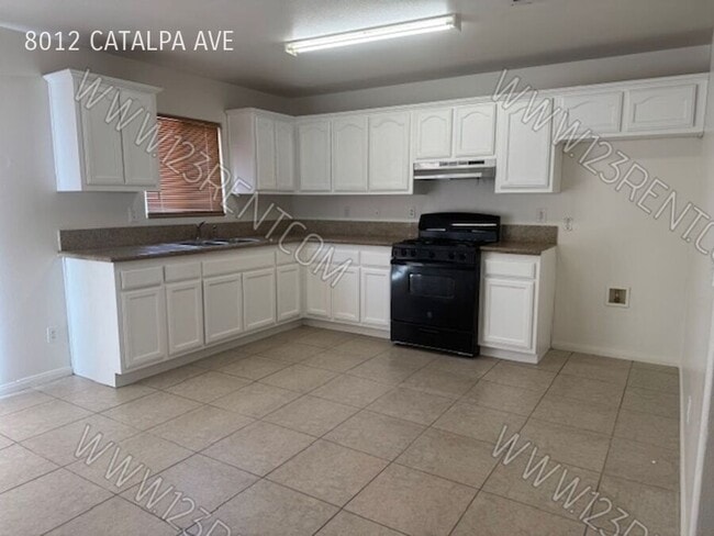 Building Photo - 8012 Catalpa Ave