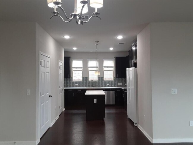 Foto del edificio - 3240 E Whitestone Blvd