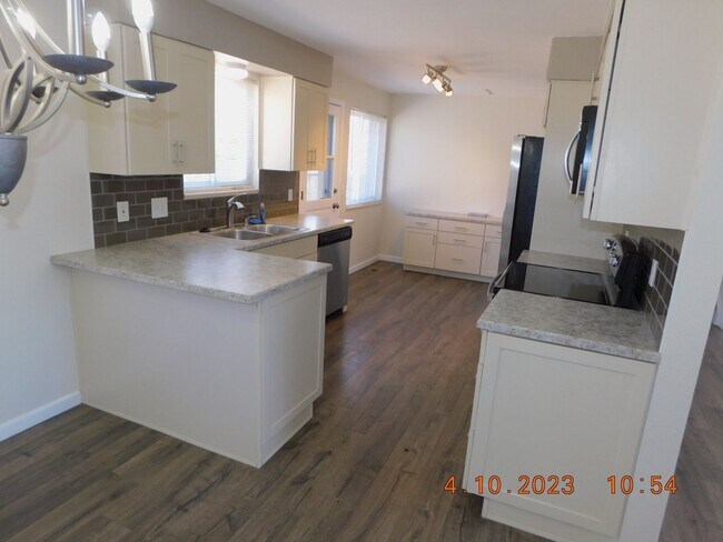 Building Photo - Welcome Home! Beautiful house in Littleton!