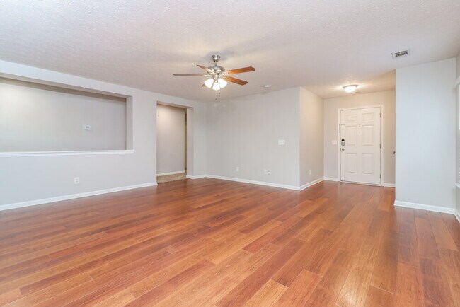 Foto del edificio - 417 Autumn Creek Dr