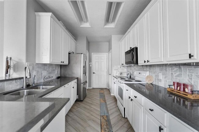 Building Photo - 341 Brandy Ridge Ln