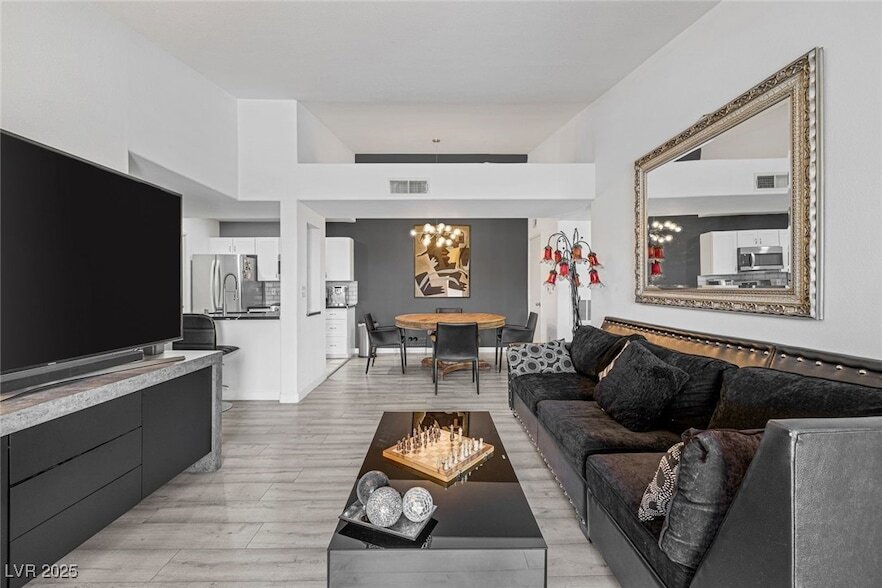 Foto principal - 950 Seven Hills Dr