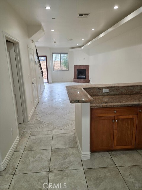 Foto del edificio - 10220 Samoa Ave