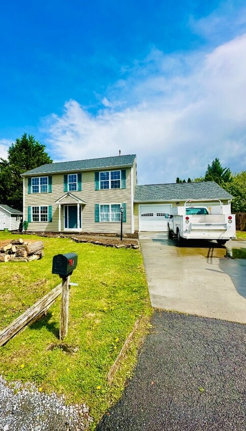 Primary Photo - 114 Fairfax Dr