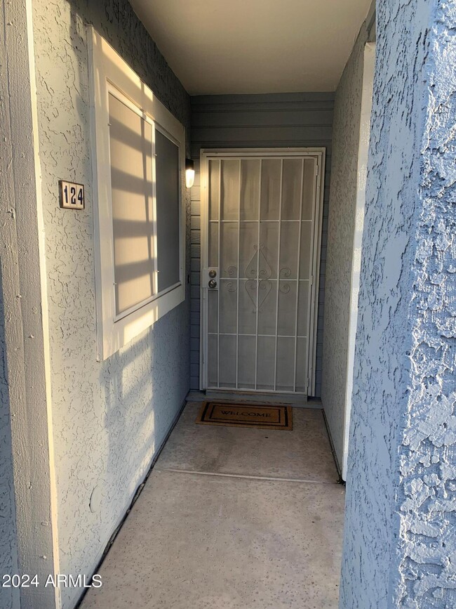 Building Photo - 2910 W Marconi Ave