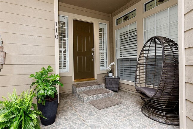 Foto del edificio - 110 N Valley Oaks Cir