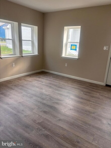 Foto del edificio - 113 N Hook Rd