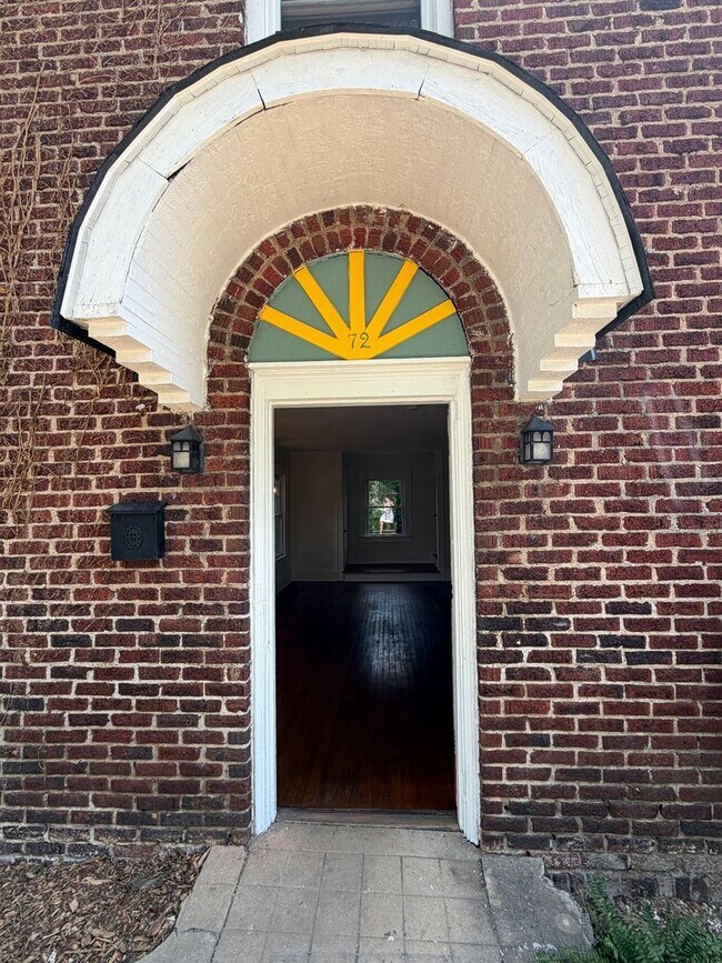 Building Photo - Central - Beautiful 1920's Traditional Brick Home, Newly Renovated