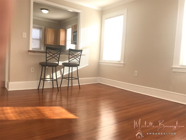 Foto del edificio - 33 Brookwood Dr