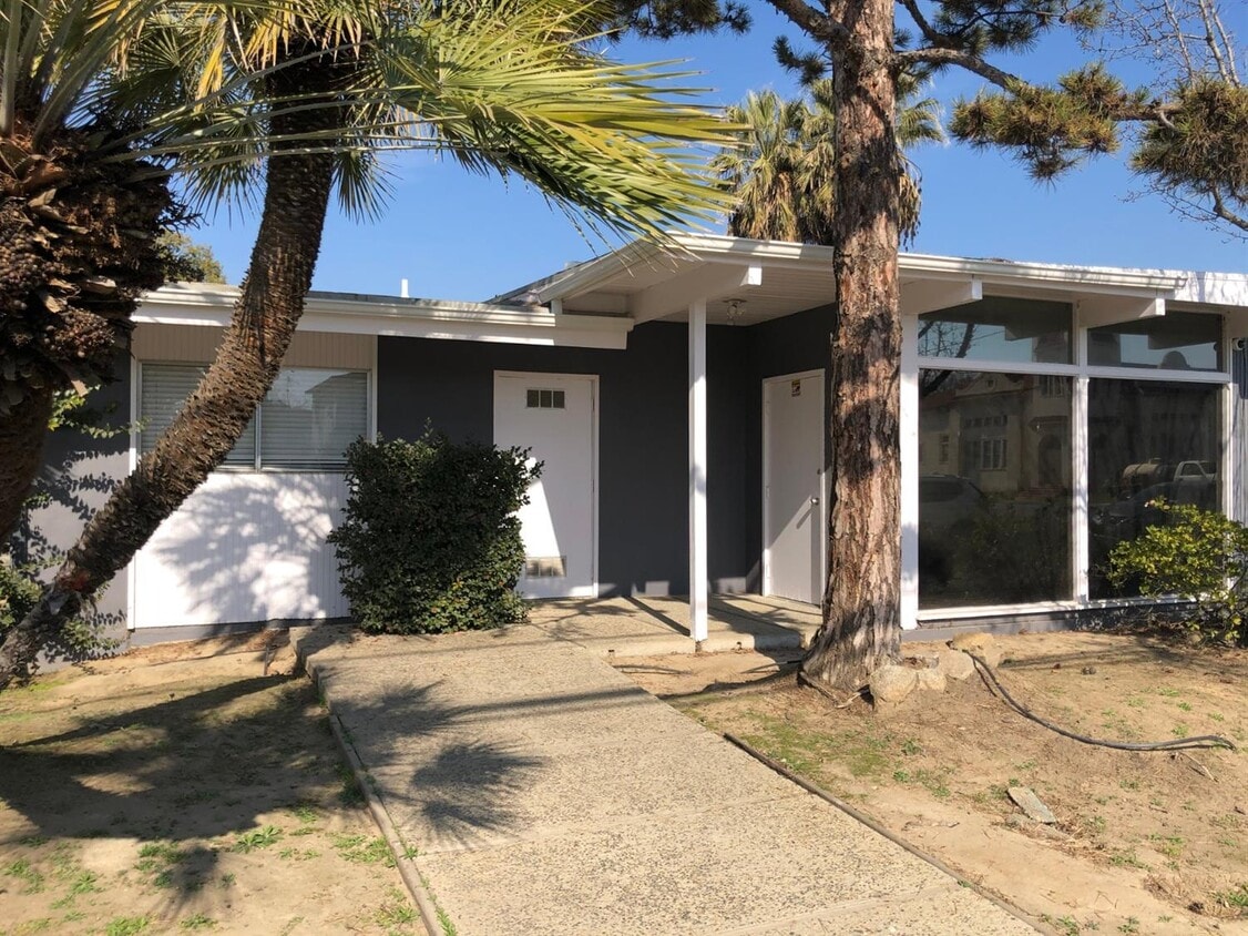 1673 Lewis St, Kingsburg, CA 93631 House Rental in Kingsburg, CA