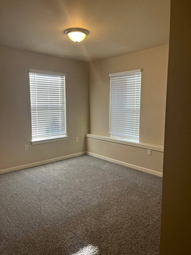 Foto del edificio - 4014 Byron Ave