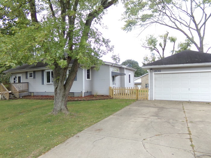 Primary Photo - Corner Lot Cape Cod!