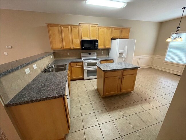 Building Photo - 2207 Pebble Beach Dr