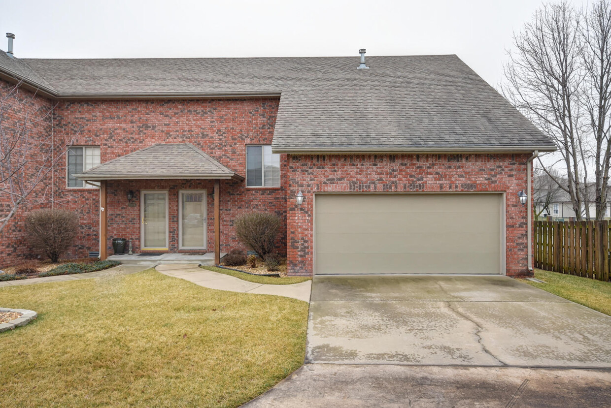 Foto principal - 2327 W Chesterfield St