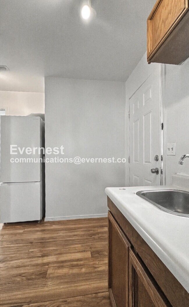 Foto del edificio - 43410 SE N Bend Way