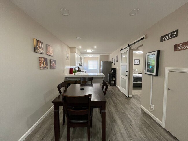 Building Photo - 721 A,B,C