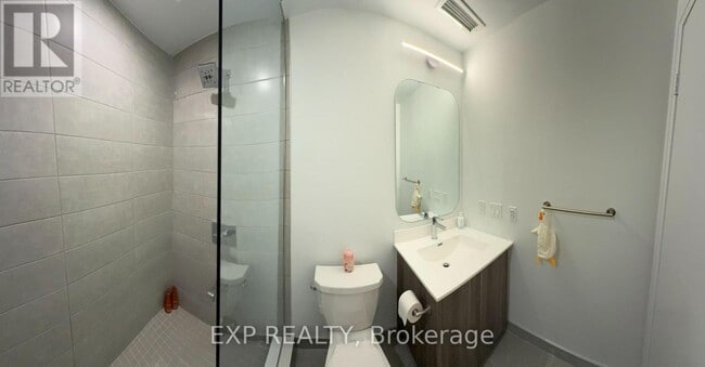 Building Photo - 15 Richardson St