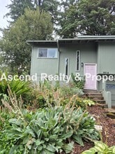 Building Photo - 9514 SW 53rd Ave