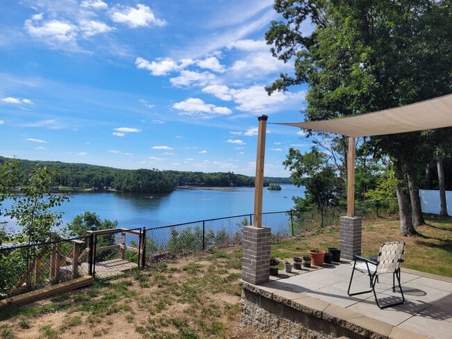 Building Photo - 6088 Pointview Ct
