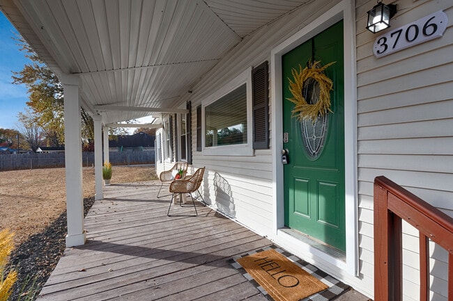 Foto del edificio - 3706 Emm Ell St SW