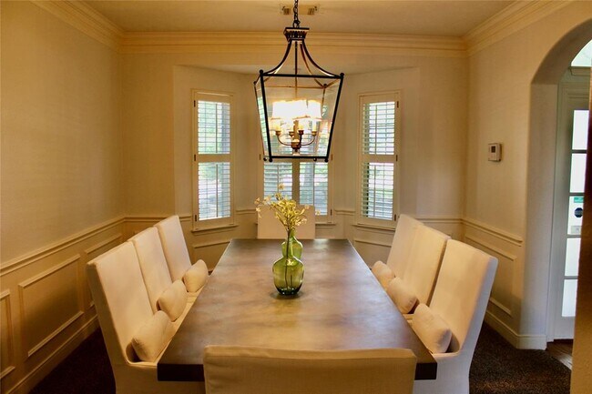 Foto del edificio - 6 Greycrest Pl