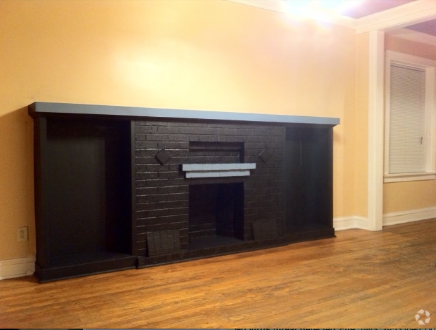 Building Photo - 1502 N Springfield Ave