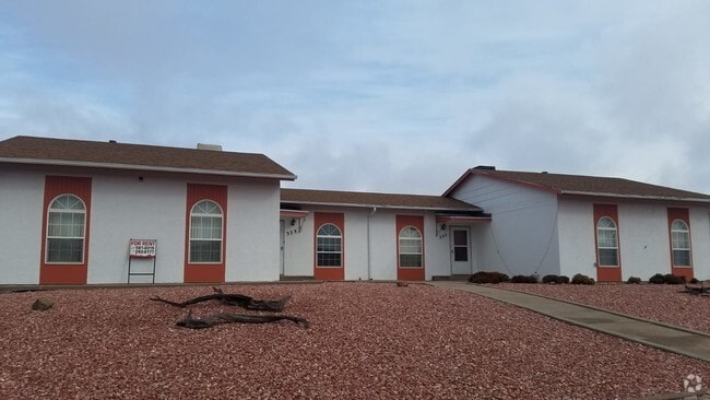 Front - 333 W Concho Dr