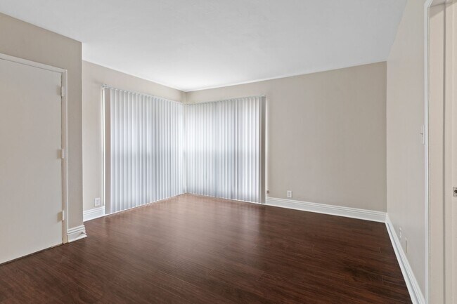 Foto del edificio - 201-209 E 12th Street