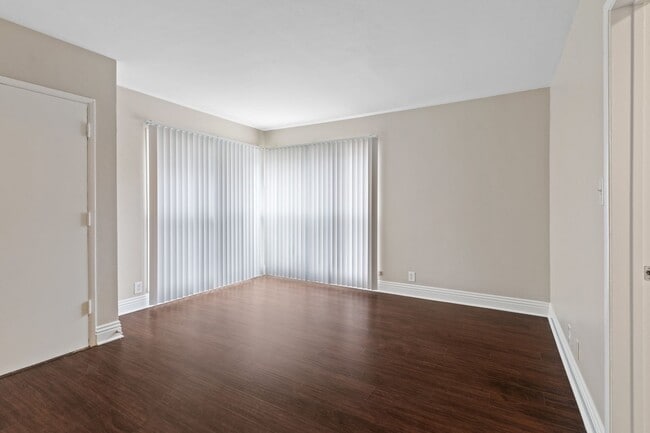 Building Photo - 201-209 E 12th Street