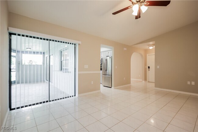 Foto del edificio - 627 SE 19th Ln