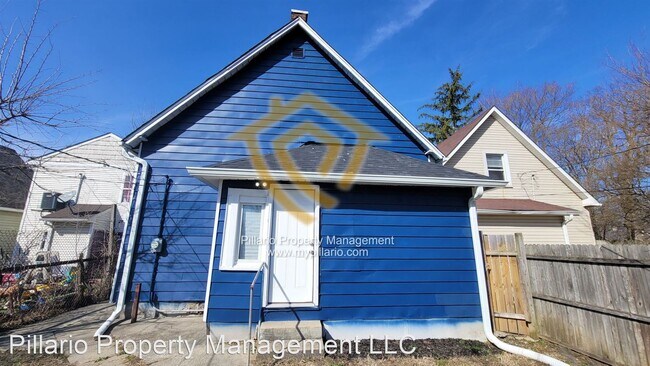 Building Photo - 3 br, 1 bath House - 557 W 28th St.