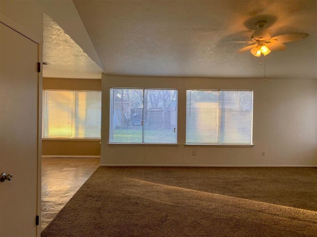 Building Photo - 10918 Ambergate Dr