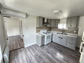 Building Photo - 135 Market Pl