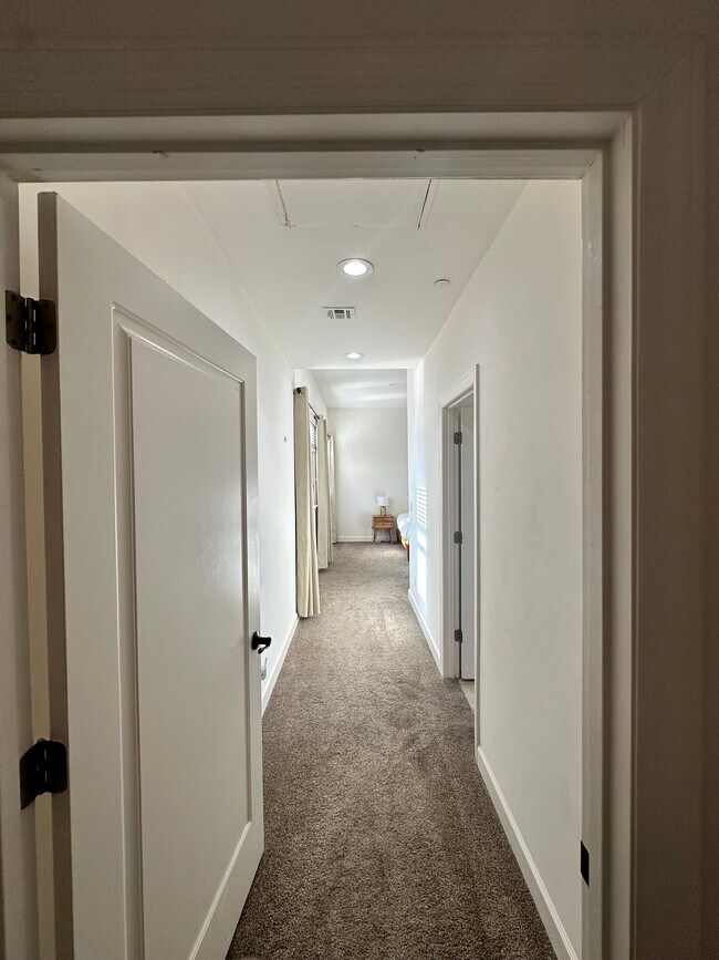 Foto del edificio - 505 W 6th St