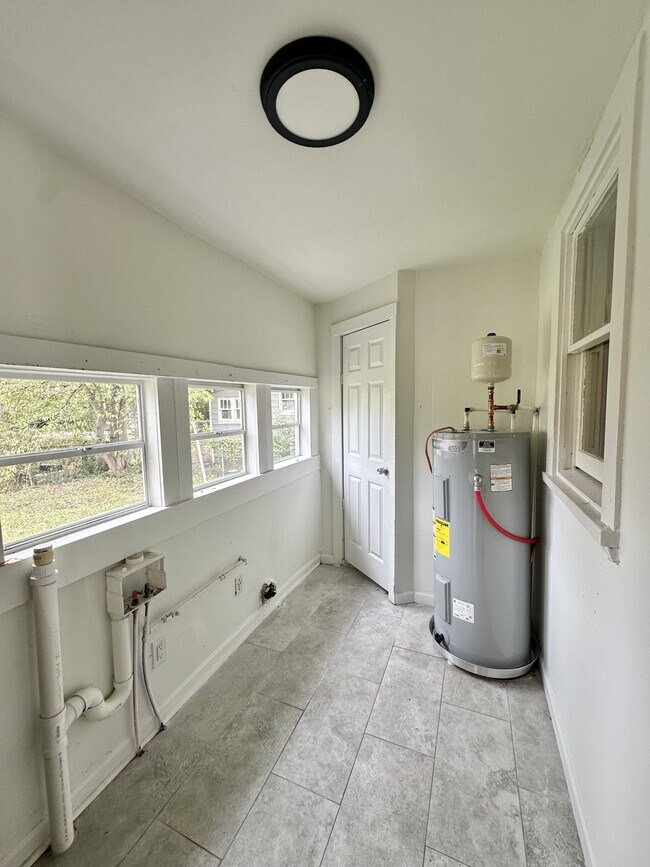 Building Photo - 1520 Avenue G