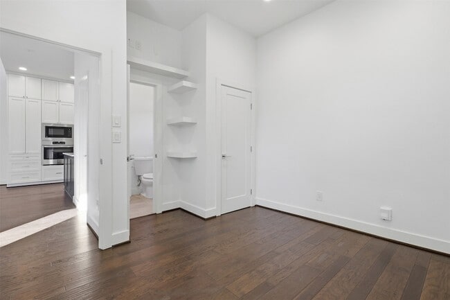 Building Photo - 7726 Jack Oak Ave