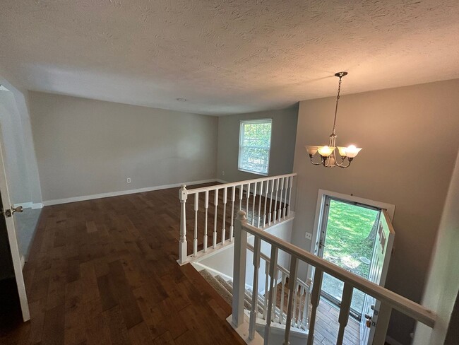 Building Photo - Remodeled 3 Bedroom House in Mason