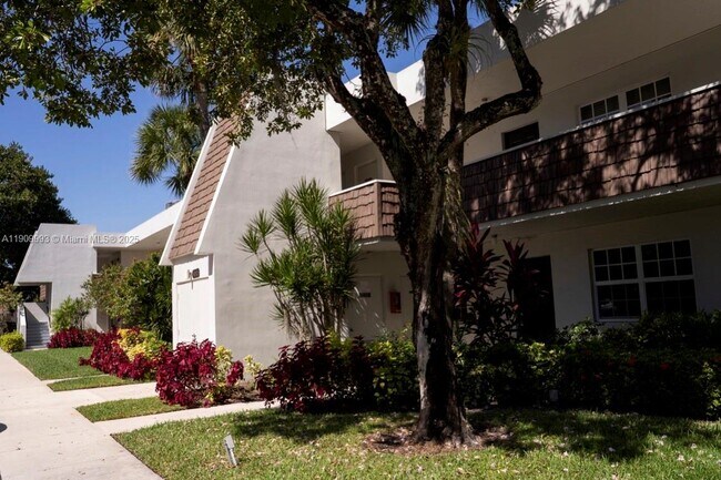 Foto del edificio - 4017 N Cypress Dr