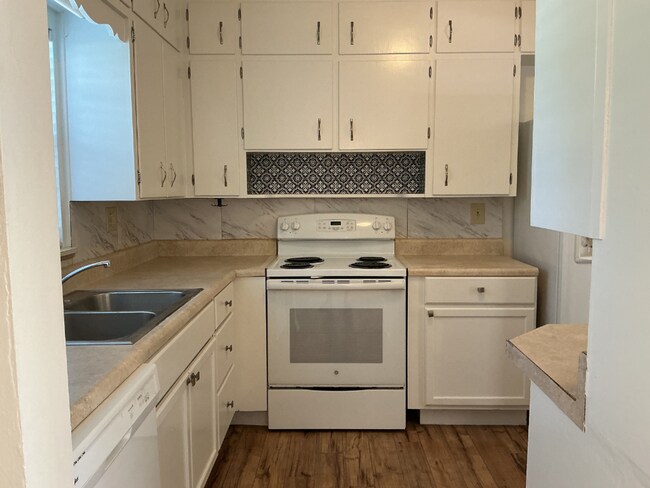 Foto del edificio - Spacious 3-Bed Home in Cleveland Heights