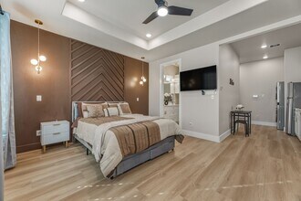 Building Photo - 4231 Elmwood St