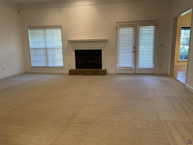 Building Photo - 408 Stathams Way