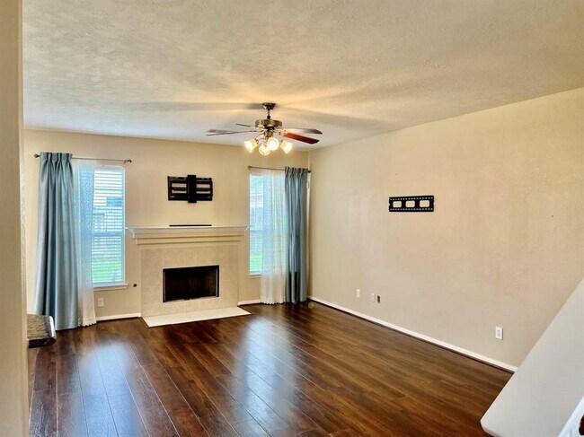 Foto del edificio - 25106 Hazel Ranch Dr