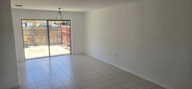 Foto del edificio - 6325 SW 138th Ct