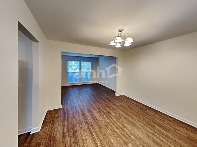 Foto del edificio - 1461 Timber Ridge Cir