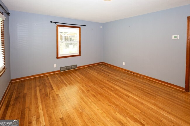 Building Photo - 2218 Dodson Dr